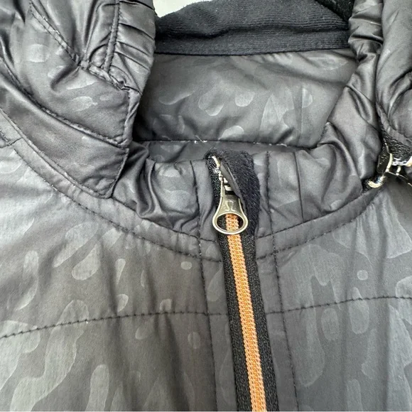 Lululemon Spring Fling Puffy Windbreaker Jacket Animal Swirl Black Size 4 - Picture 6 of 16